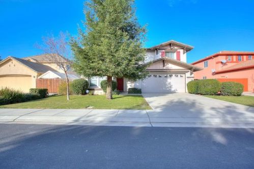 2015 Passages St, Manteca, CA 95336-7077