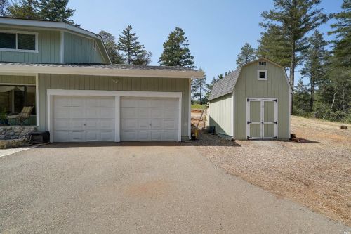 3229 Dry Creek Rd, Healdsburg, CA 95448-9724