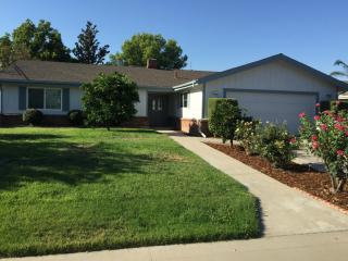 1204 Ashland Ave, Visalia, CA 93277-6625