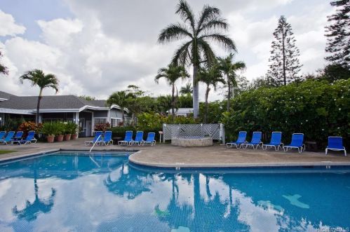 594 Mananai Pl, Honolulu, HI 96818-5321