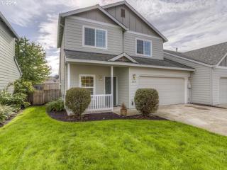 632 Wilshire Ct, Newberg, OR 97132-1763