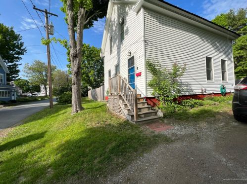 7 Autumn St, Lisbon, ME 04252-1818