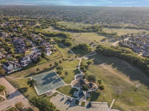 5000 Spanish Riv Trl, Fort Worth TX  76137-5216 exterior