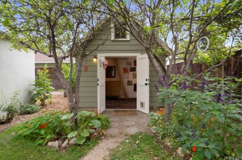 6110 Palm Ave, Riverside CA  92506-2022 exterior