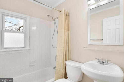 4206 Round Hl Rd, Silver Spring MD 20906-4869 exterior