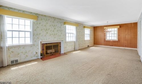 33 Benvenue Ave, Town Center, NJ 07052-3216