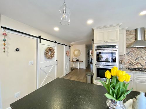 265 Shawnee Dr, Carol Stream IL  60188-1962 exterior