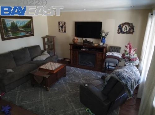 1079 Bradford Dr, Sunnyvale, CA 94089-1554