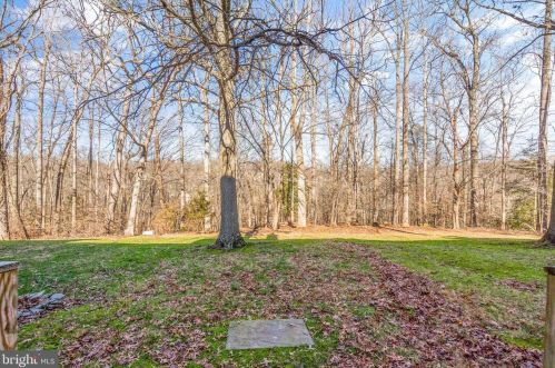 7909 Pebble Brook Ct, Springfield VA  22153-2618 exterior