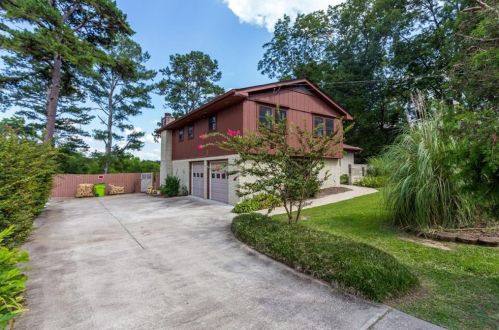 5870 Feldwood Rd, Atlanta GA  30349-2869 exterior
