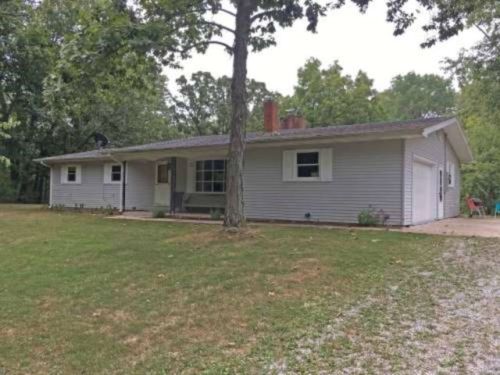 3670 Oak Mound Ln, Flora, IL 62839-3035