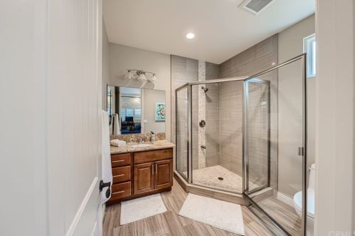 1814 Main St, Huntington Beach CA  92648-2725 exterior