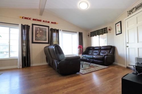 210 Chateau La Salle Dr, San Jose, CA 95111-3015