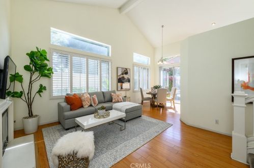 22 Del Ventura, Irvine CA  92606-8857 exterior