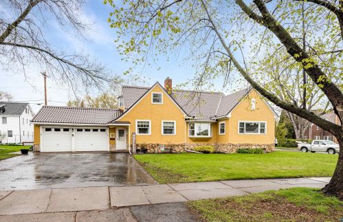 105 7th St, Scanlon MN  55720-1802 exterior