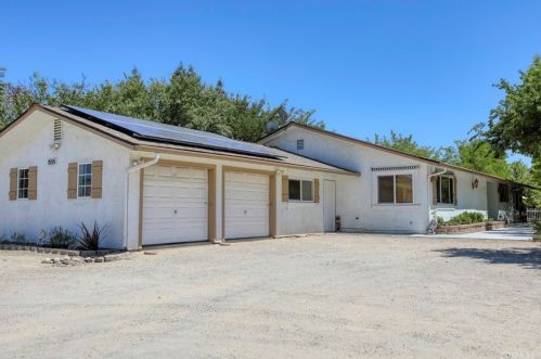 1555 Lyle Ln, Lake Nacimiento, CA 93446-9321