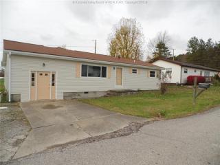 1011 Happy Dr, Culloden, WV 25510-9519
