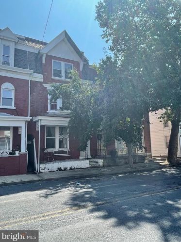 422 5th St, Lebanon, PA 17046-3711