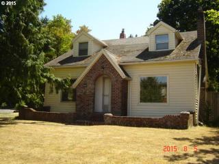 622 Division St, Damascus OR  97030 exterior