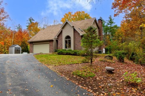 137 Mansion Rd, Goffstown, NH 03046-4620