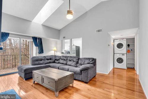 12221 Stevenson Ct, Woodbridge, VA 22192-5224
