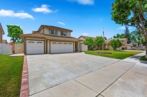 6429 Prescott St, Chino, CA 91710-7114