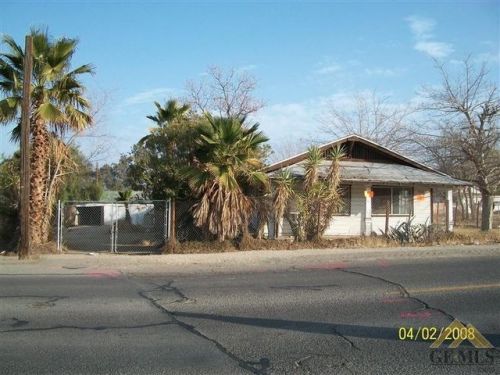 102 Asher Ave, Taft, CA 93268-4100