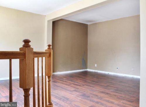 48 Coachlight Dr, Erial, NJ 08081-5606