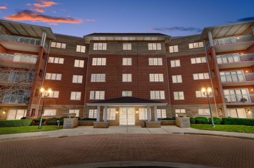 740 Creekside Dr, Mount Prospect IL  60056-6391 exterior