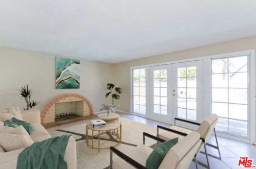 1609 Carriage Dr, Santa Ana, CA 92704-6716