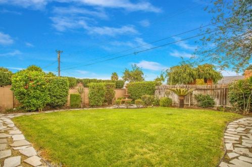 1551 Beacon Ave, Anaheim CA  92802-1313 exterior