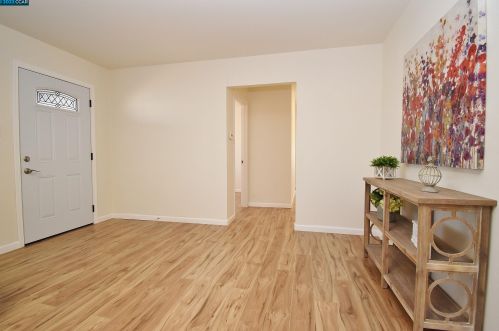 1061 Oak Grove Rd, Concord CA  94518-3134 exterior