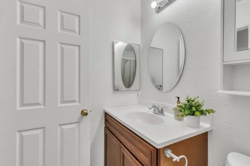 8616 Diamond Crest Ct, Elk Grove CA  95624-2848 exterior