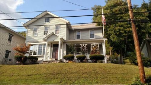 107 Poplar St, West Nanticoke, PA 18634-1119