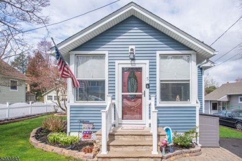 5 Fern Ln, Parsippany, NJ 07834-3328
