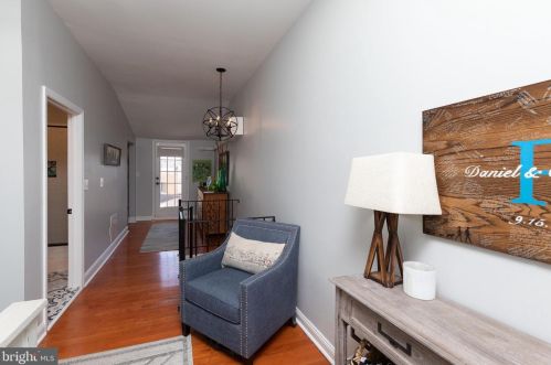 1015 4 St, Philadelphia PA 19147-4106 exterior