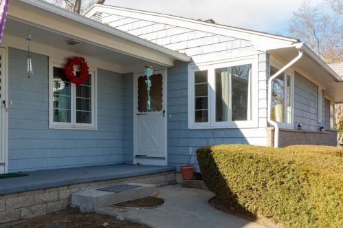 7 Golini Dr, Providence, RI 02919-2204