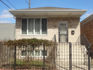 744 49th St, Chicago, IL 60615-1652