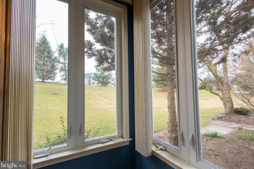 209 Sutherland Rd, Lancaster PA  17603-9053 exterior