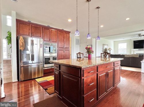 47 Eisentown Dr, Lovettsville, VA 20180-8545