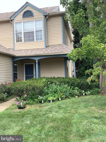 1 Raintree Dr, Trenton, NJ 08690-3350