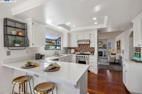 3363 Daisy Ct, Hayward, CA 94542-2615