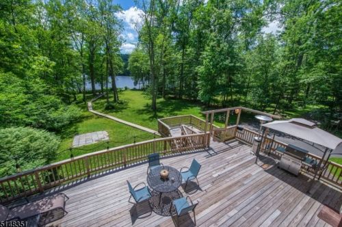 15 Ripplewood Dr, Dover NJ  07869-3818 exterior