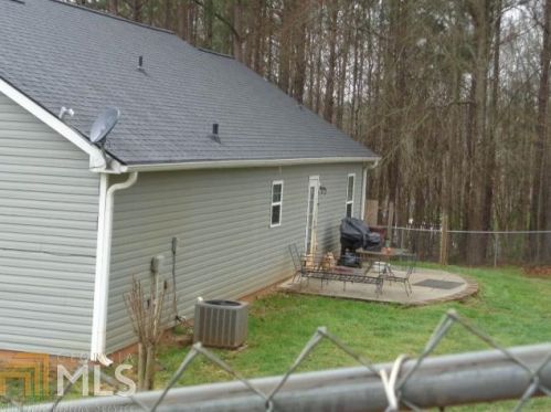 461 Hickory Rd, Jackson, GA 30233-6273