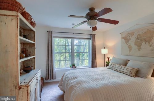 101 Shatto Dr, Carlisle PA  17013-2120 exterior