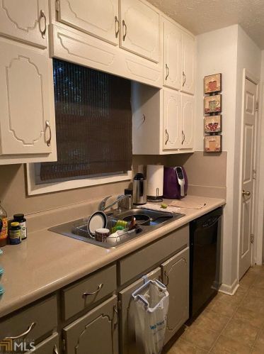 185 Adrian Dr, Stockbridge, GA 30281-3009