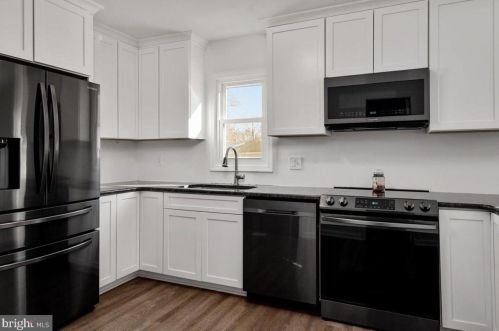 1176 Spruce Ave, Shady Side MD 20764-9562 exterior