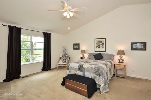 1690 Rockport Rd, Pingree Grove IL  60140-9062 exterior