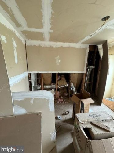 129 63rd St, Philadelphia PA 19142-2303 exterior