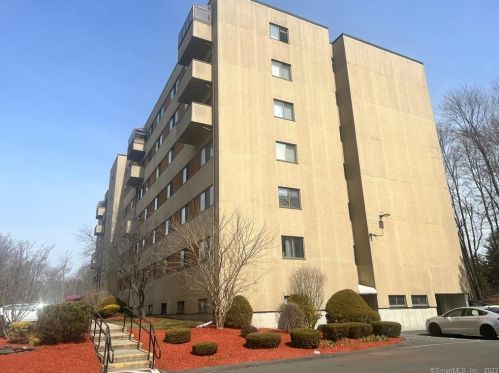 58 Putter Dr, Wallingford, CT 06492-5047
